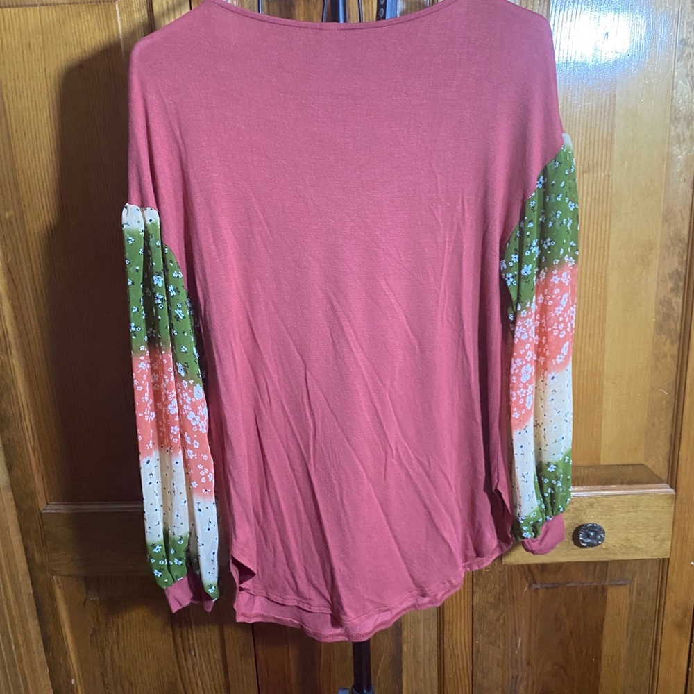 Emerald Small multicolored long chiffon sleeve